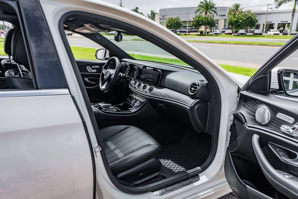 Used 2017 Mercedes-Benz E 300 4MATIC image 33