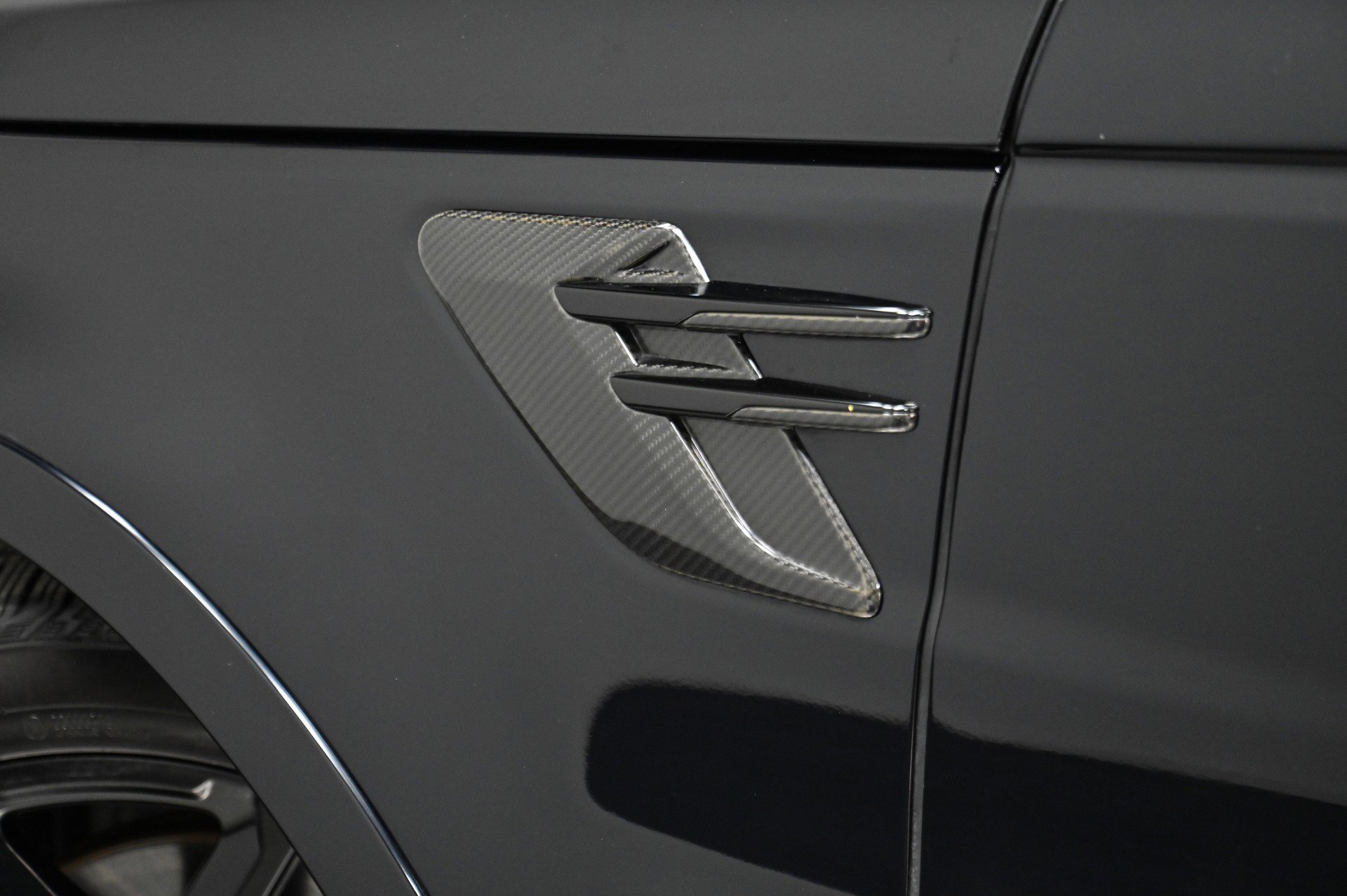 Used 2022 Land Rover Range Rover Sport SVR Carbon Edition image 22