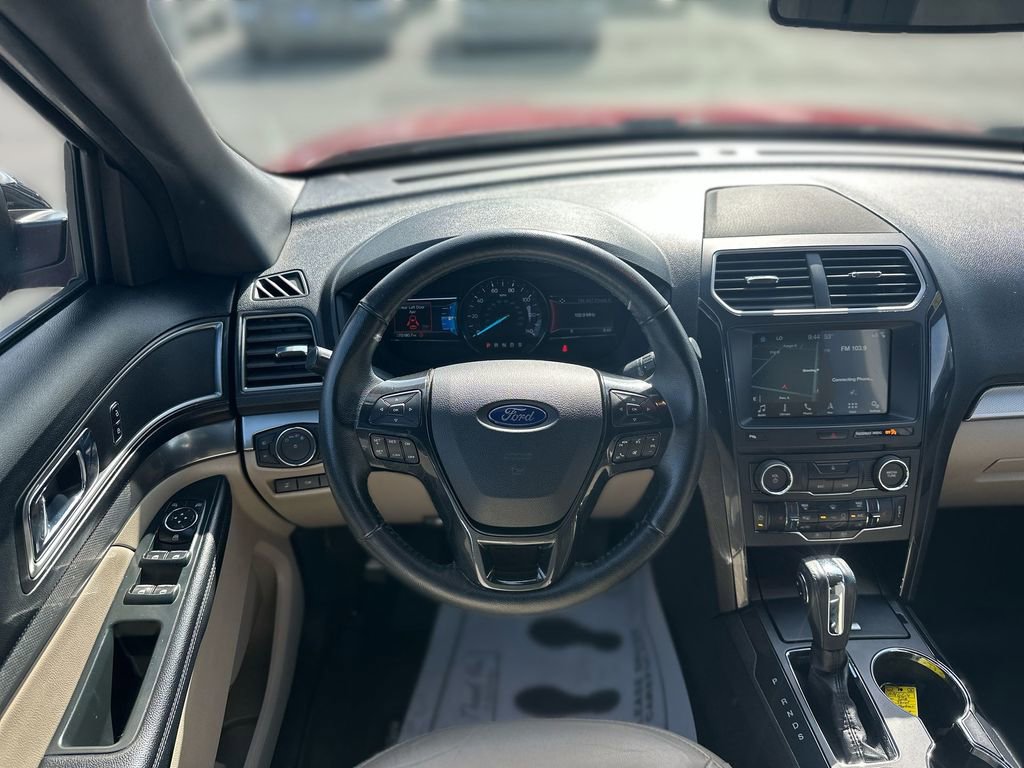 Used 2018 Ford Explorer XLT w/ Equipment Group 202A image 11