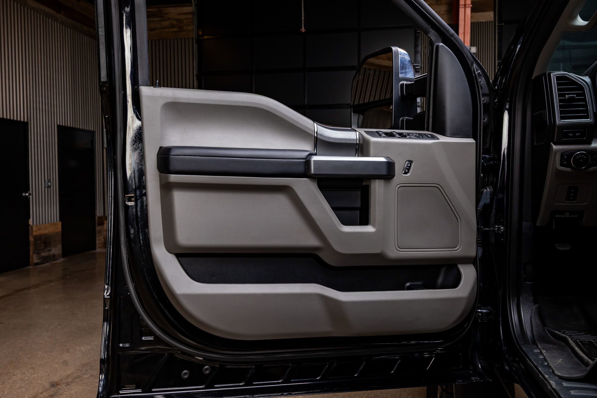 Used 2020 Ford F250 XLT w/ XLT Premium Package image 32