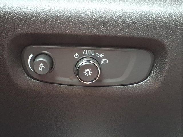 Used 2023 Chevrolet Traverse Premier AWD/4WD image 18
