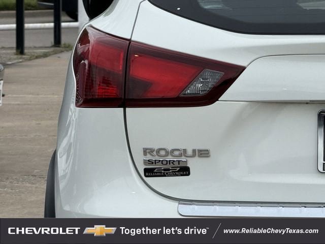 Used 2019 Nissan Rogue Sport S FWD image 9