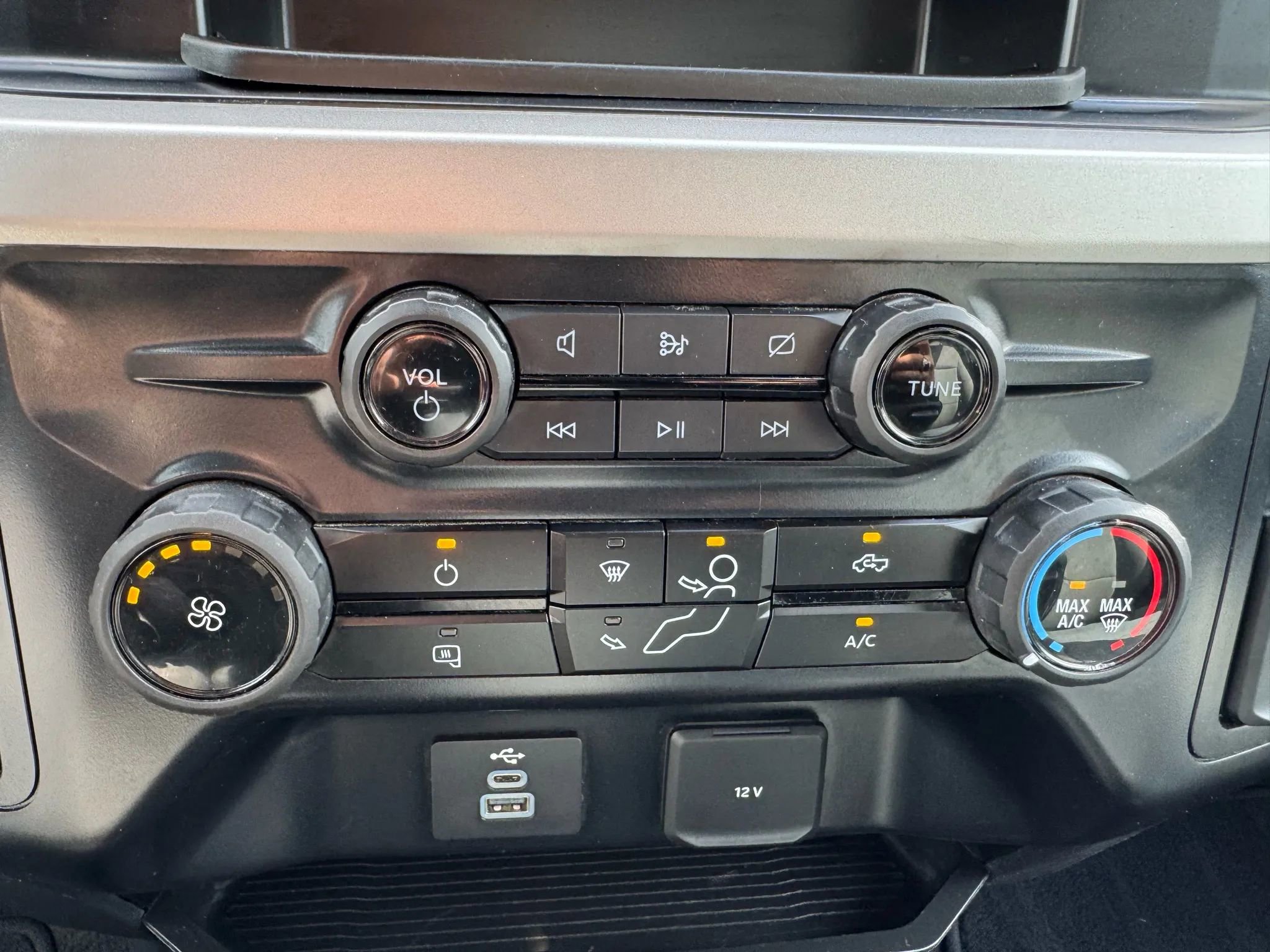 Used 2024 Ford F250 XLT image 38