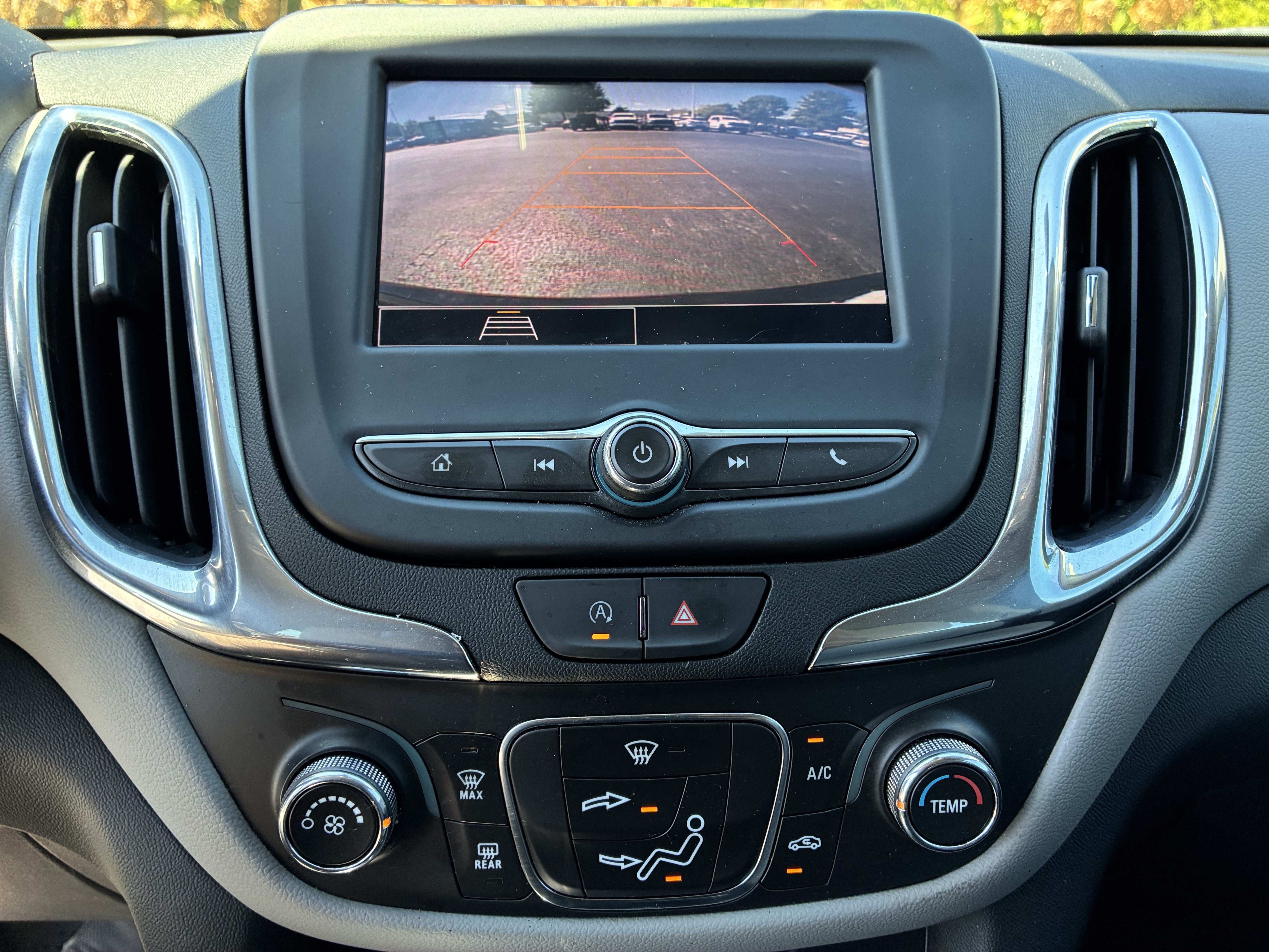 Used 2023 Chevrolet Equinox LS FWD image 32