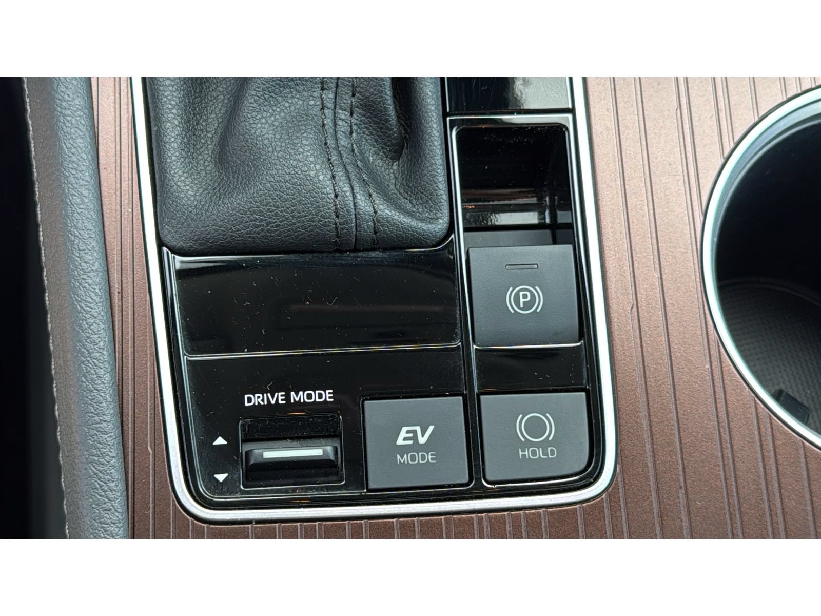 Certified 2024 Toyota Sienna XLE FWD image 26