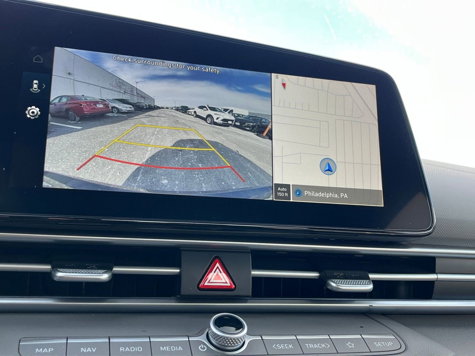 Used 2025 Hyundai Elantra SEL image 17