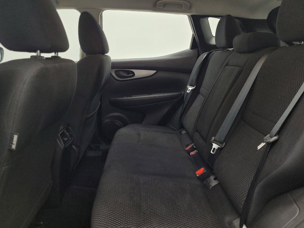 Used 2019 Nissan Rogue Sport S image 18