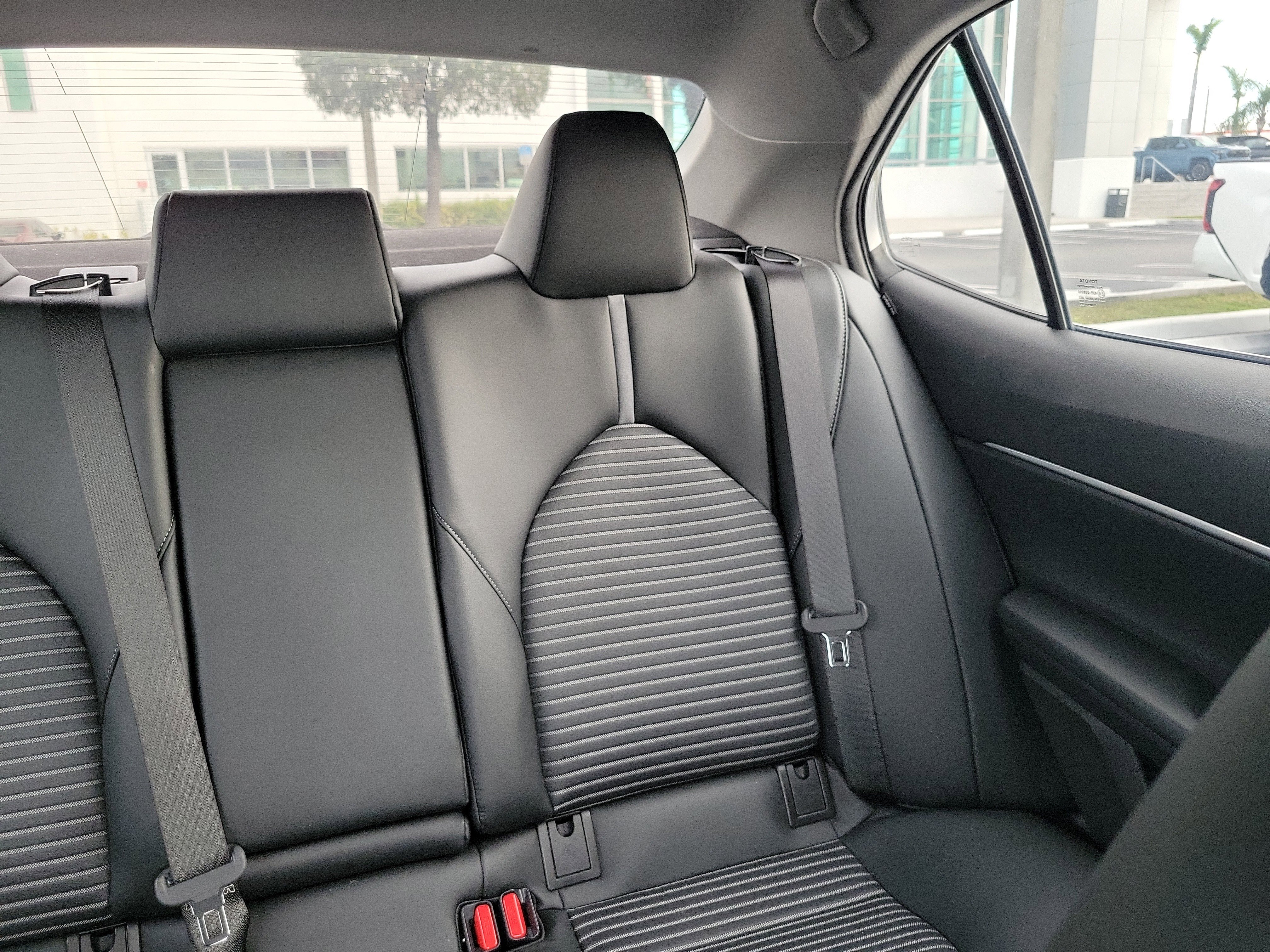 Used 2022 Toyota Camry SE image 22