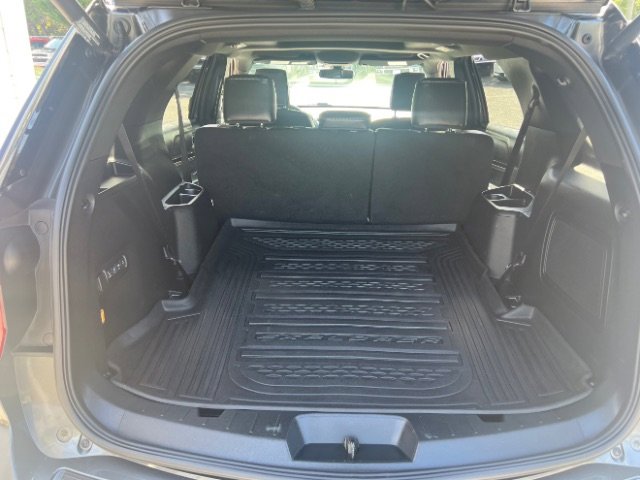 Used 2018 Ford Explorer Platinum image 15