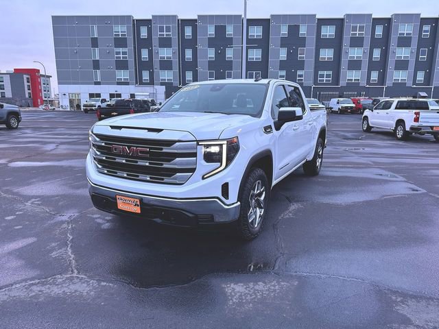 Used 2022 GMC Sierra 1500 SLE image 1