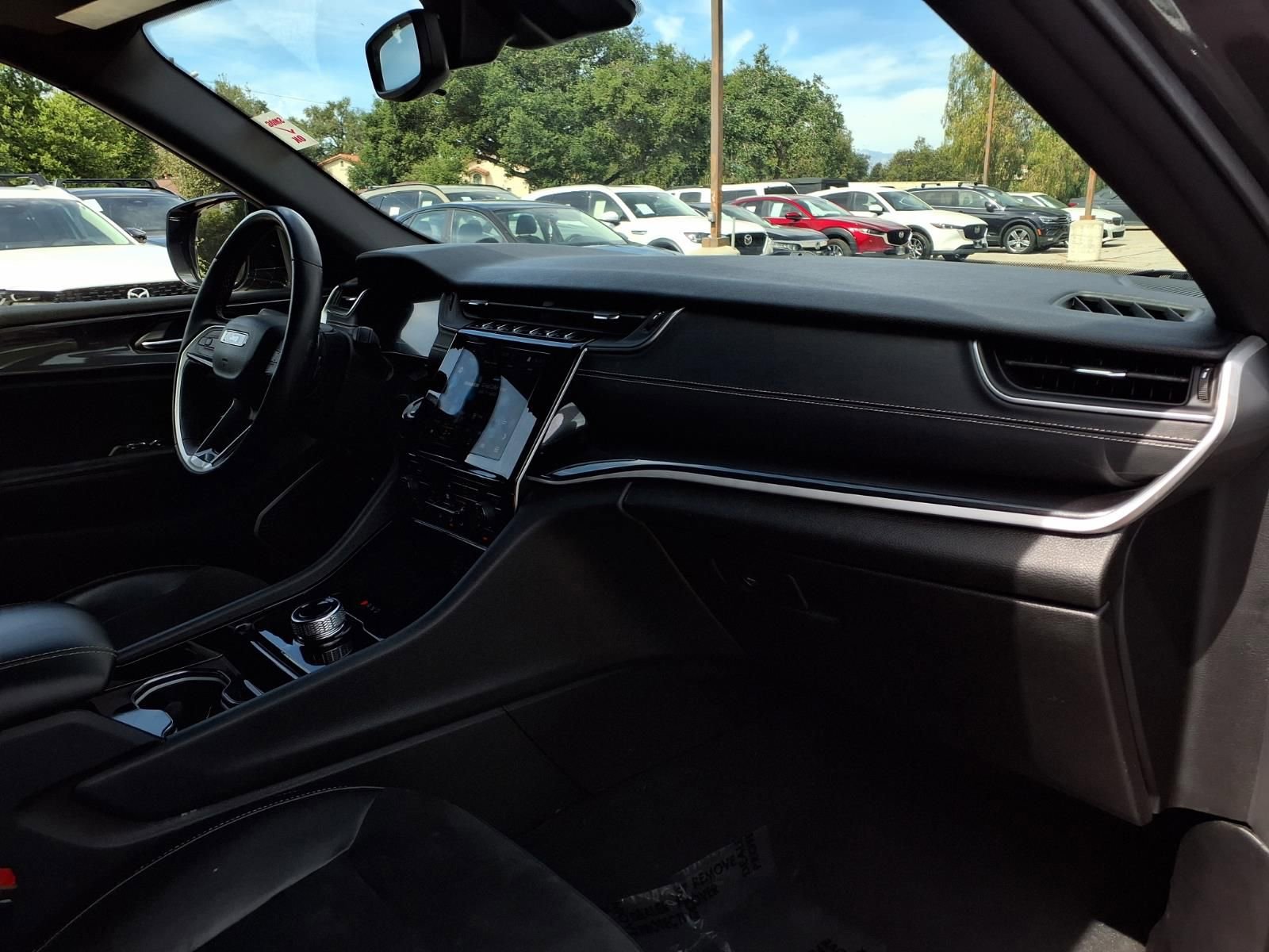 Used 2022 Jeep Grand Cherokee L Laredo AWD/4WD image 23