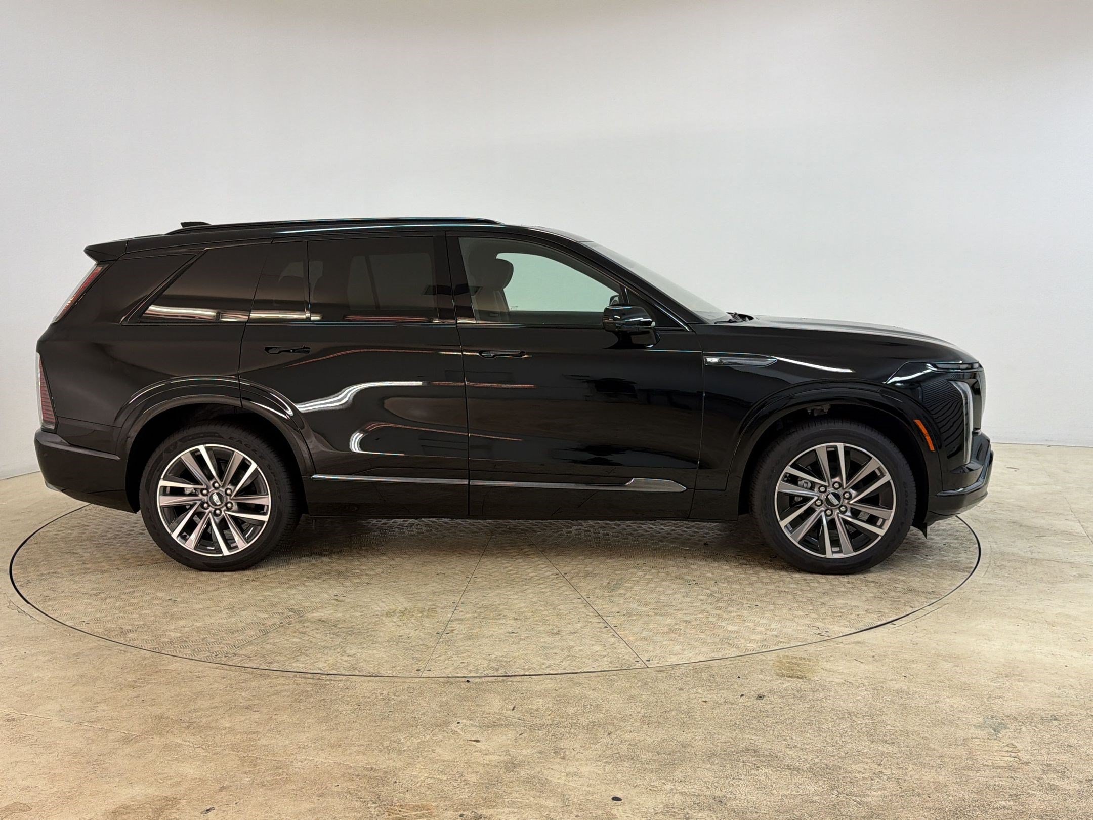 New 2027 Cadillac Vistiq Sport w/ LPO, Floor Liner Package AWD/4WD image 8