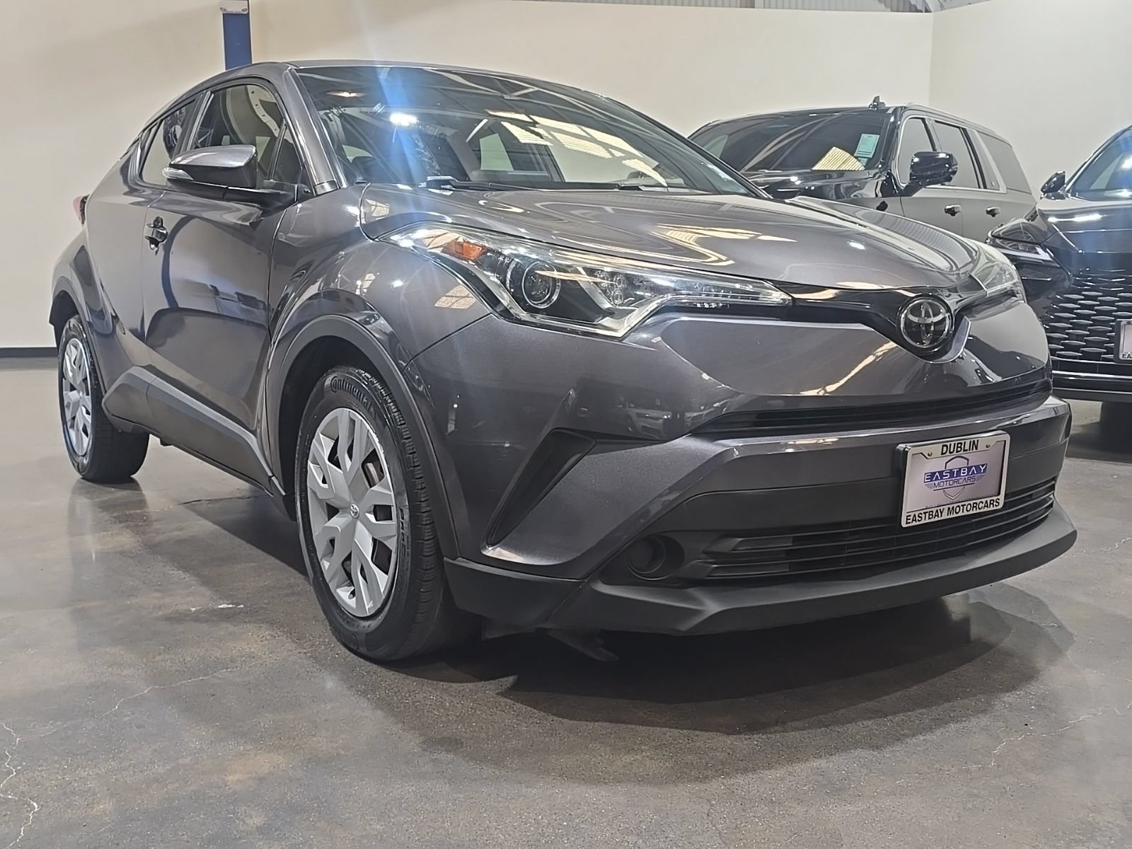 Used 2019 Toyota C-HR LE FWD image 3