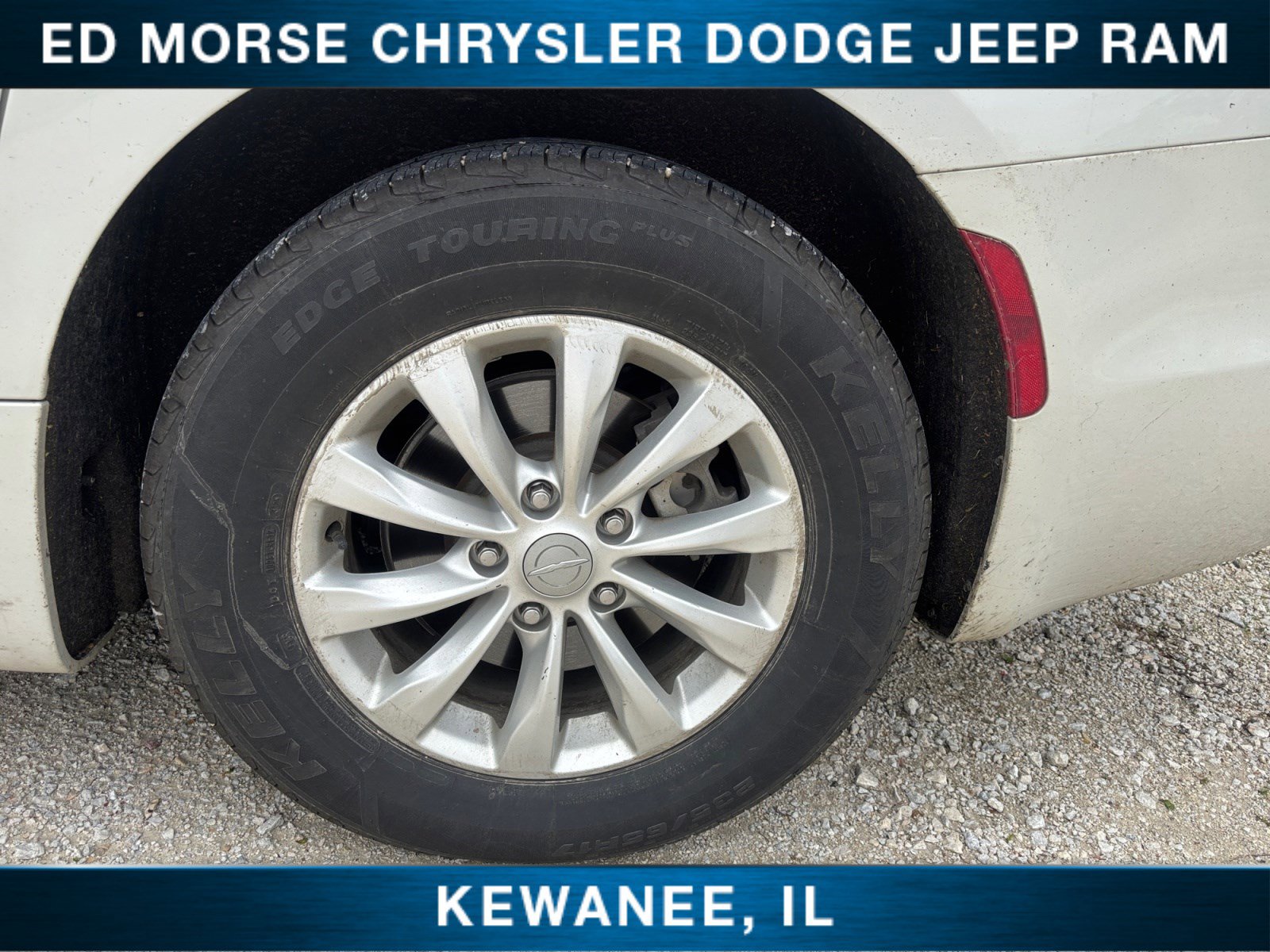 Used 2019 Chrysler Pacifica Touring-L FWD image 18