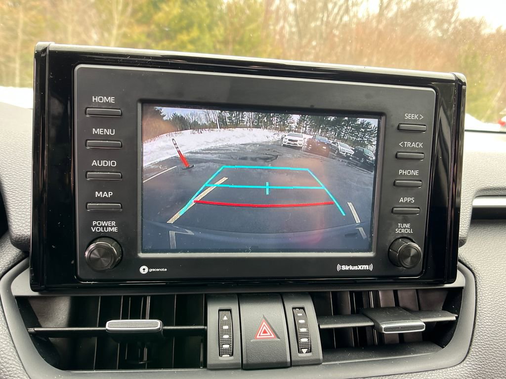 Used 2022 Toyota RAV4 XLE Premium image 18