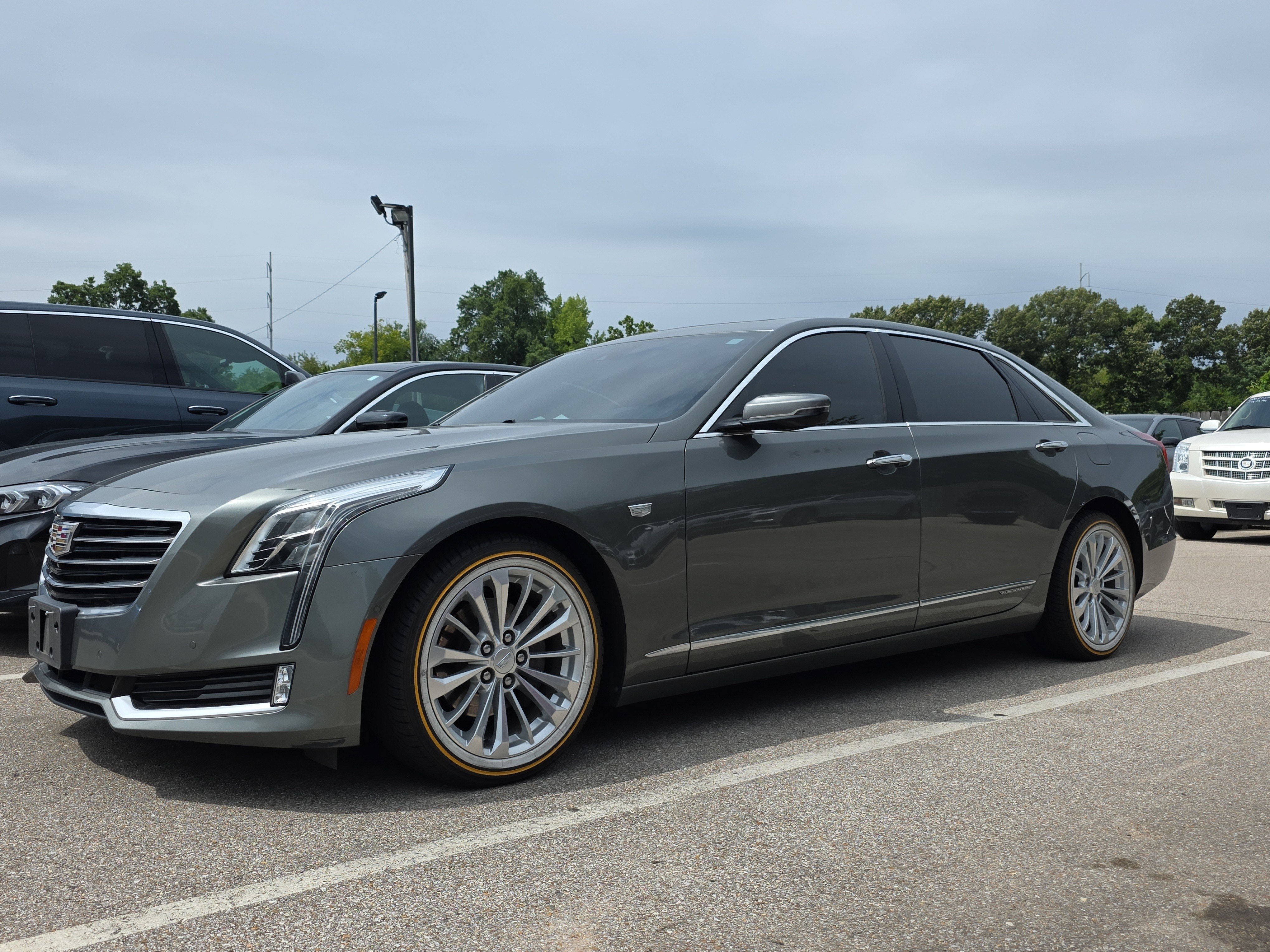 Used 2018 Cadillac CT6 Premium Luxury RWD image 2