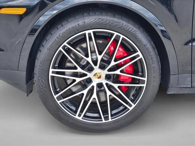 Used 2024 Porsche Cayenne S AWD/4WD image 25