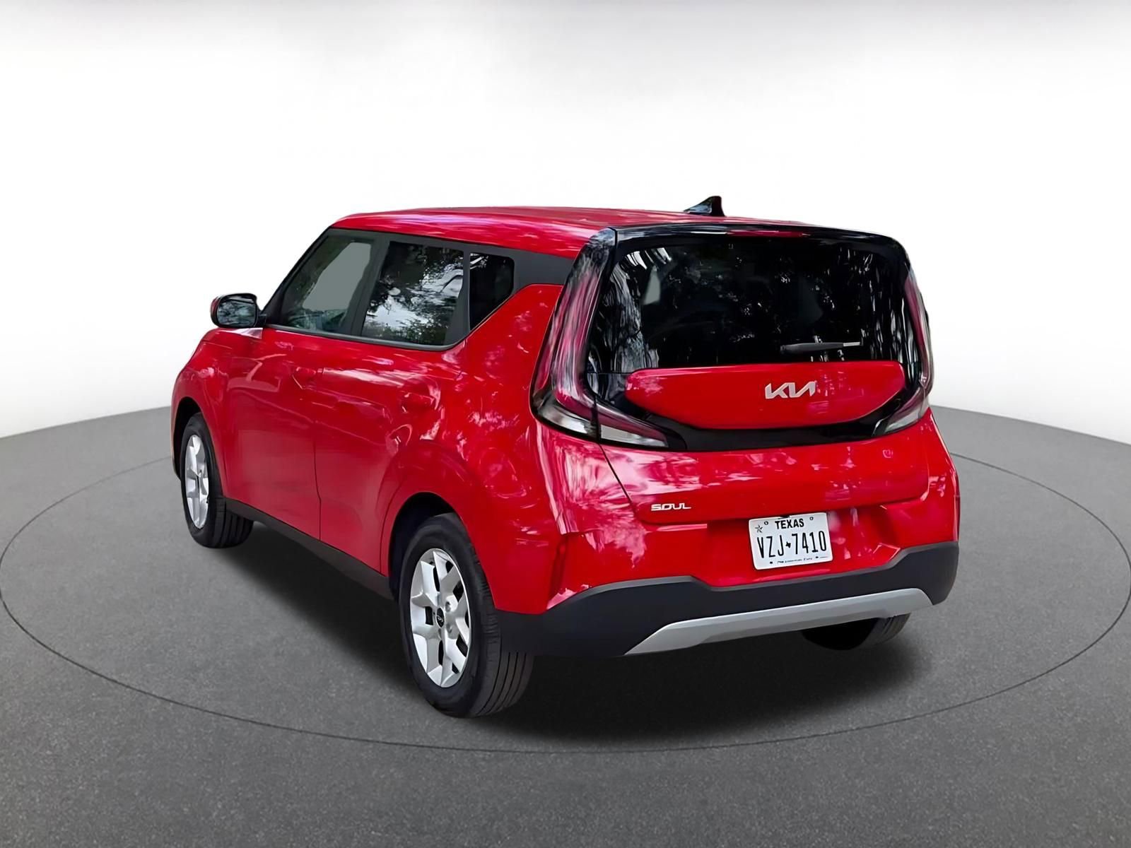 Used 2025 Kia Soul LX w/ LX Technology Package FWD image 18