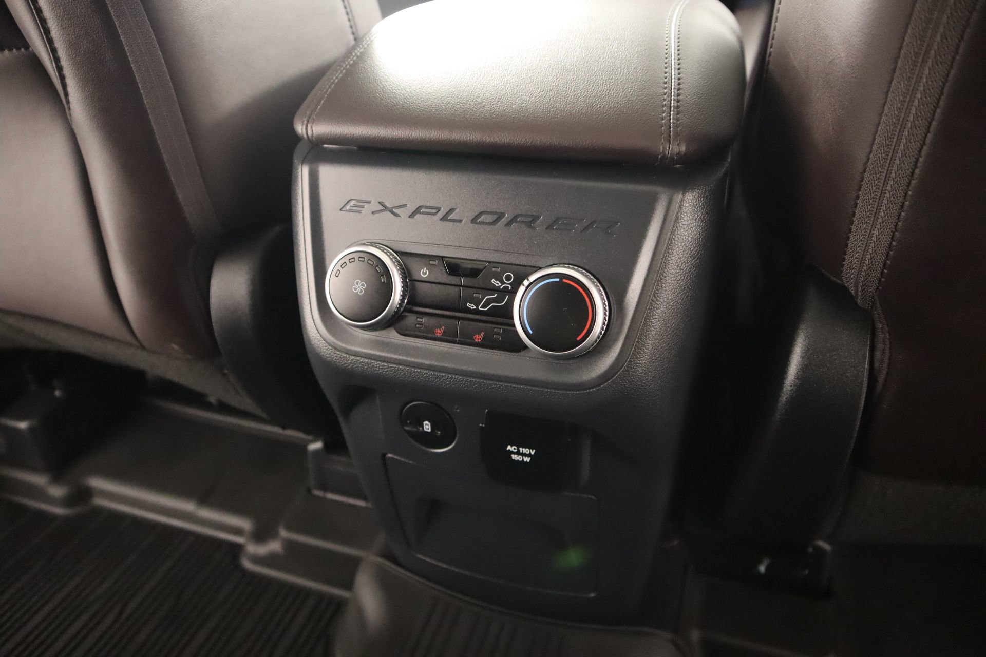 Used 2025 Ford Explorer Platinum w/ Ultimate Package image 16