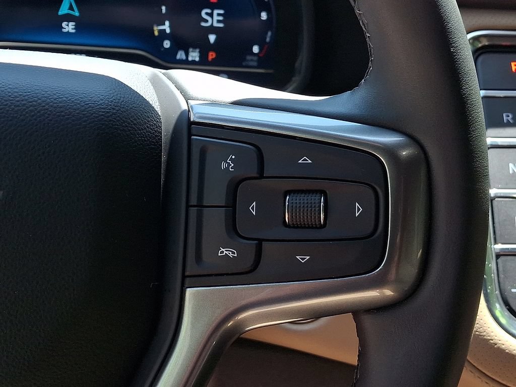 Used 2024 Chevrolet Suburban Premier AWD/4WD image 23