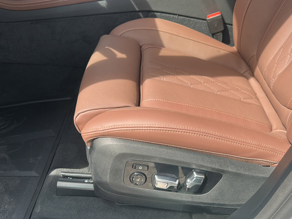 New 2026 BMW X7 M60i AWD/4WD image 12