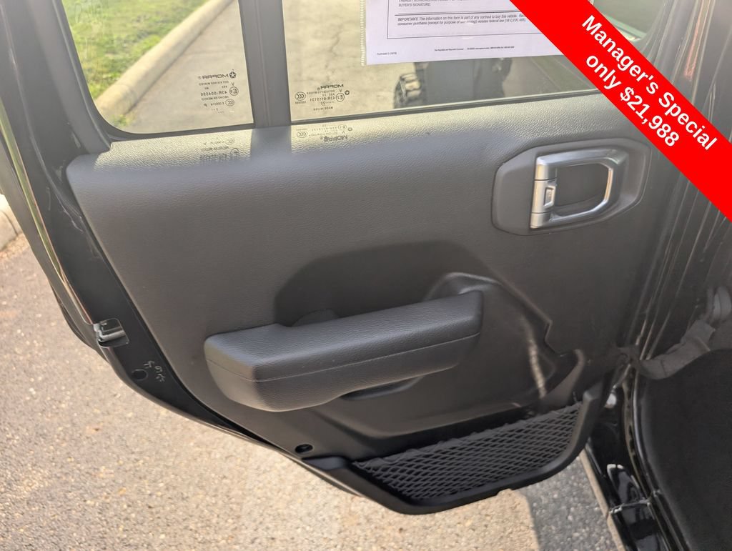 Used 2022 Jeep Wrangler Unlimited Sport AWD/4WD image 11