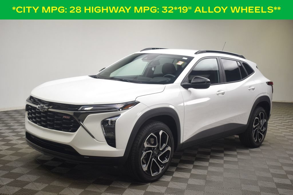 Used 2026 Chevrolet Trax RS w/ Driver Confidence Package FWD image 3