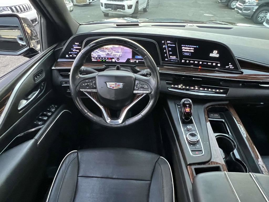 Used 2022 Cadillac Escalade ESV Premium Luxury image 17