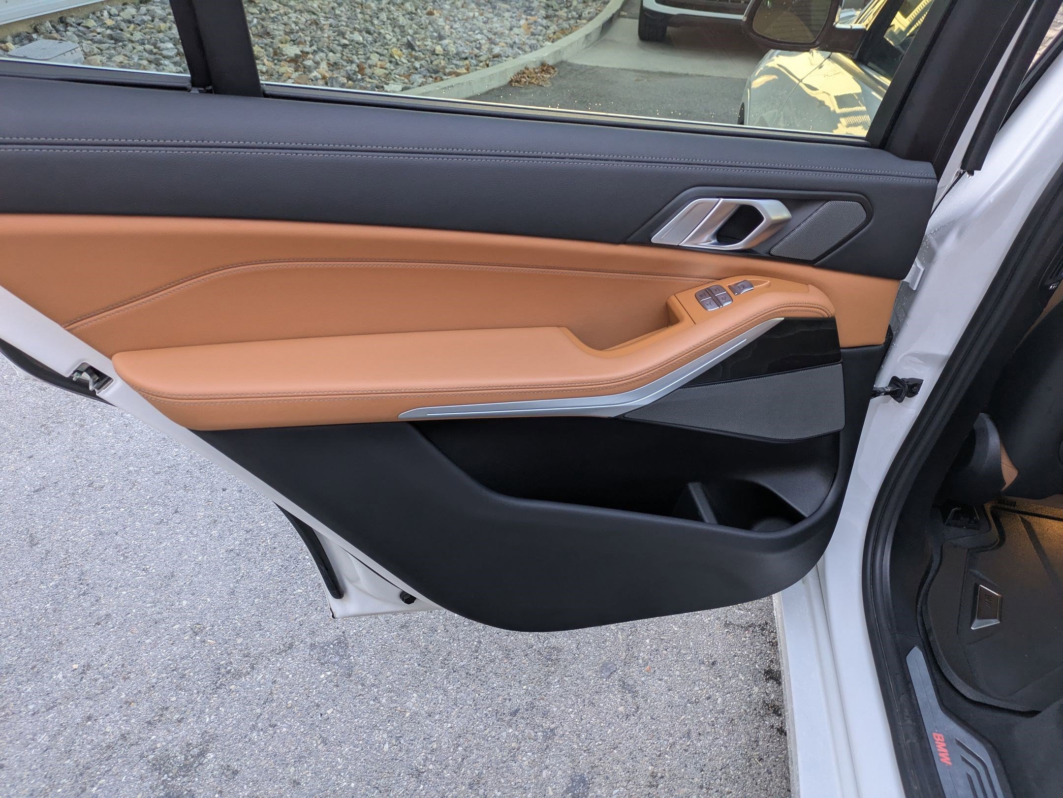 Used 2021 BMW X7 xDrive40i w/ Executive Package image 31