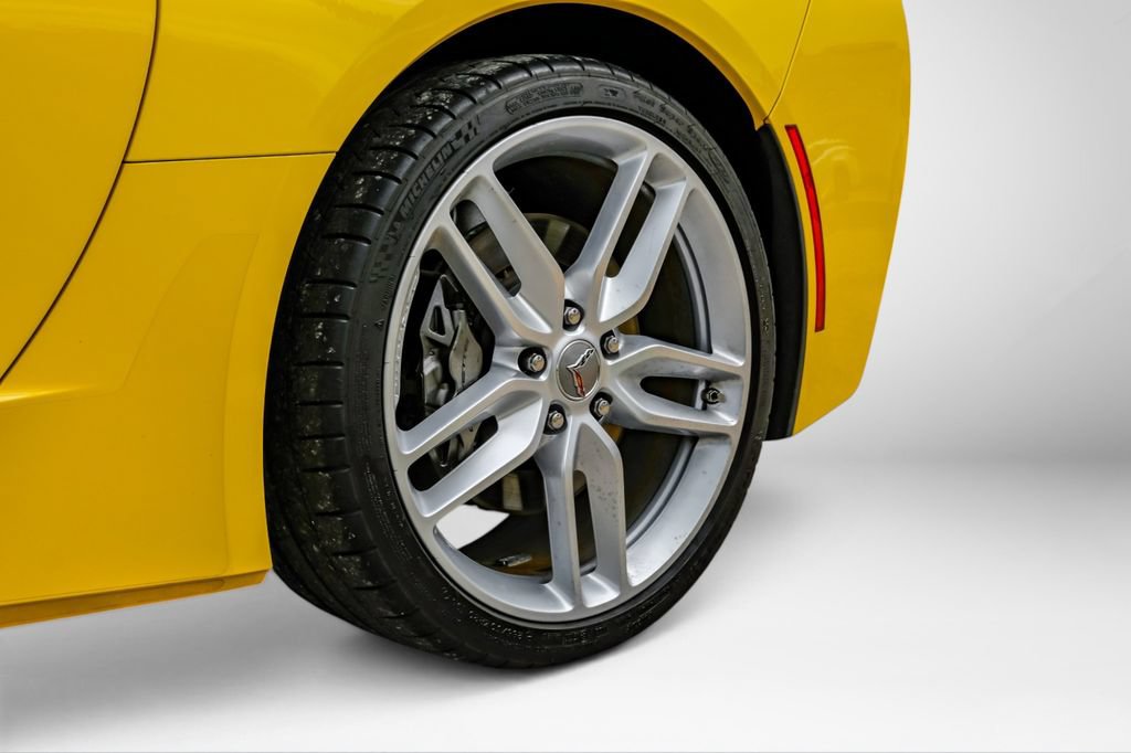 Used 2019 Chevrolet Corvette Stingray Coupe w/ 1LT RWD image 46