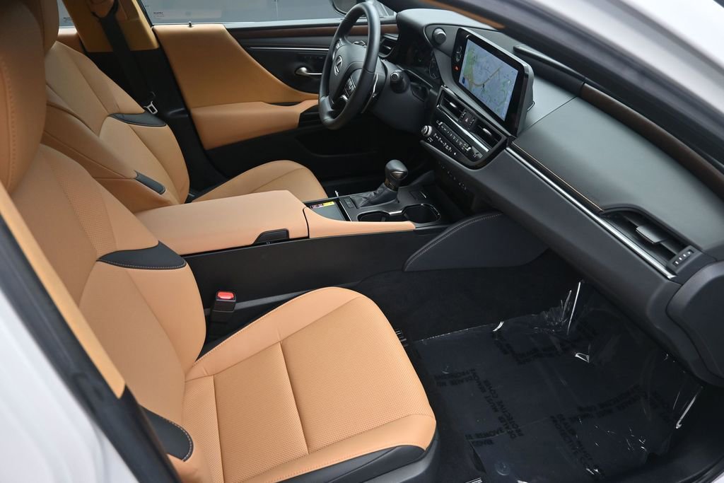 Used 2025 Lexus ES 350 w/ Premium Package FWD image 10