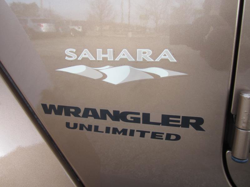 Used 2015 Jeep Wrangler Unlimited Sahara AWD/4WD image 9