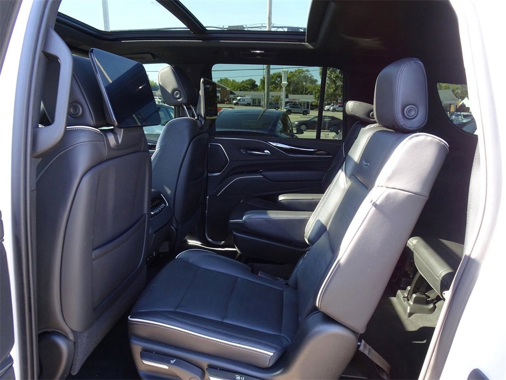 Used 2021 Cadillac Escalade ESV Sport w/ Driver Assist Tech Package image 17