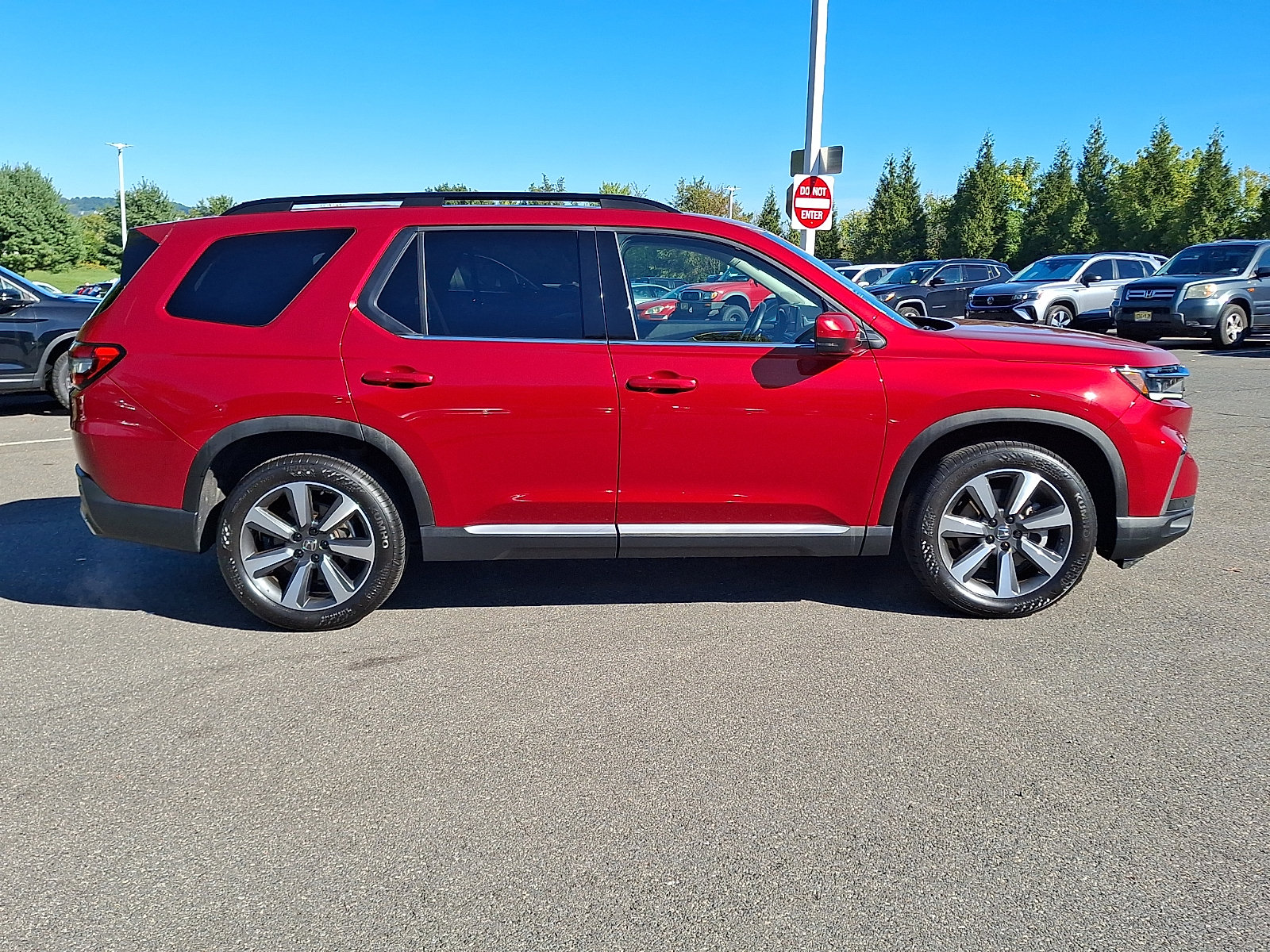 Used 2023 Honda Pilot Touring image 7