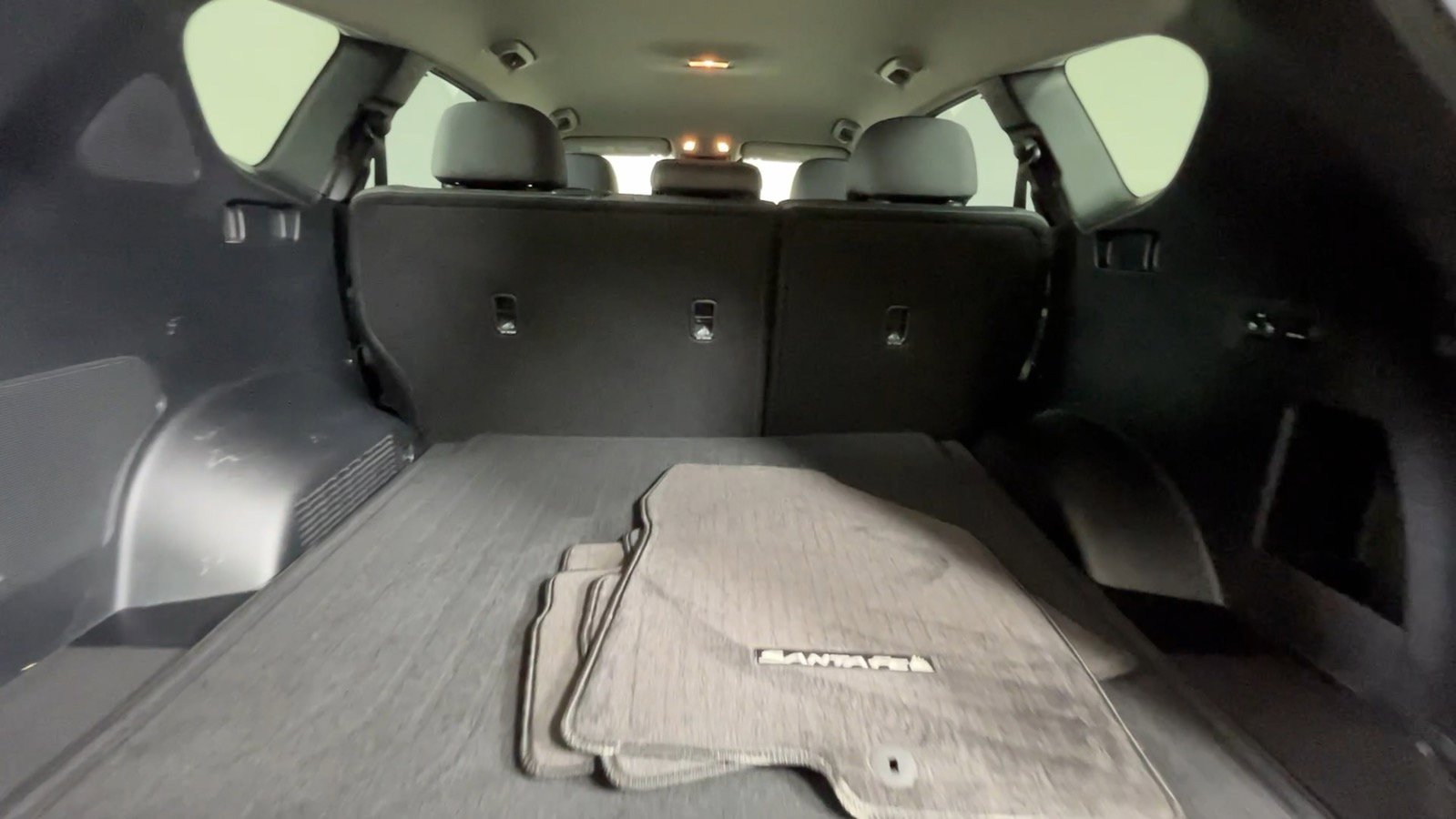 Used 2019 Hyundai Santa Fe SEL FWD image 13