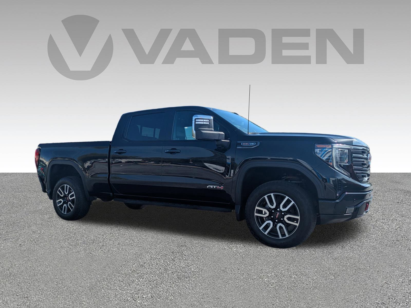 Used 2024 GMC Sierra 1500 AT4 w/ Technology Package image 3