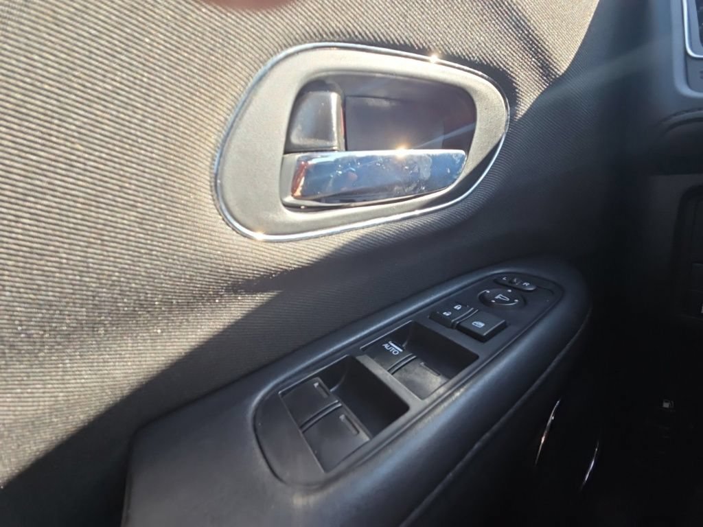 Used 2021 Honda HR-V EX image 31