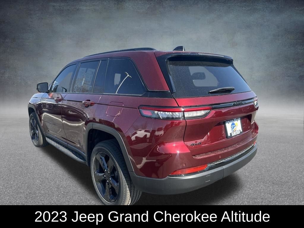 Used 2023 Jeep Grand Cherokee Altitude video 3