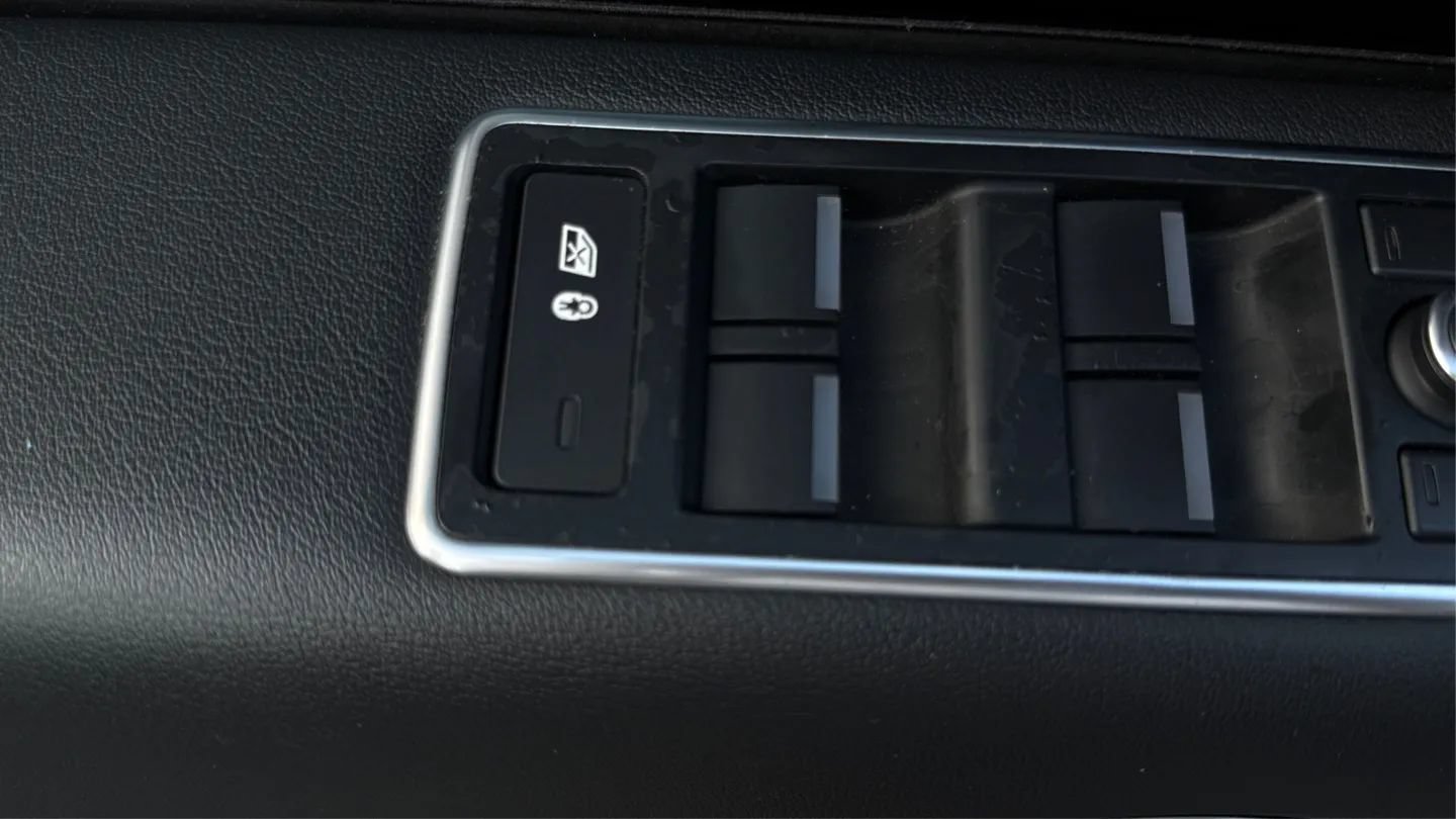 Used 2016 Land Rover Range Rover AWD/4WD image 36