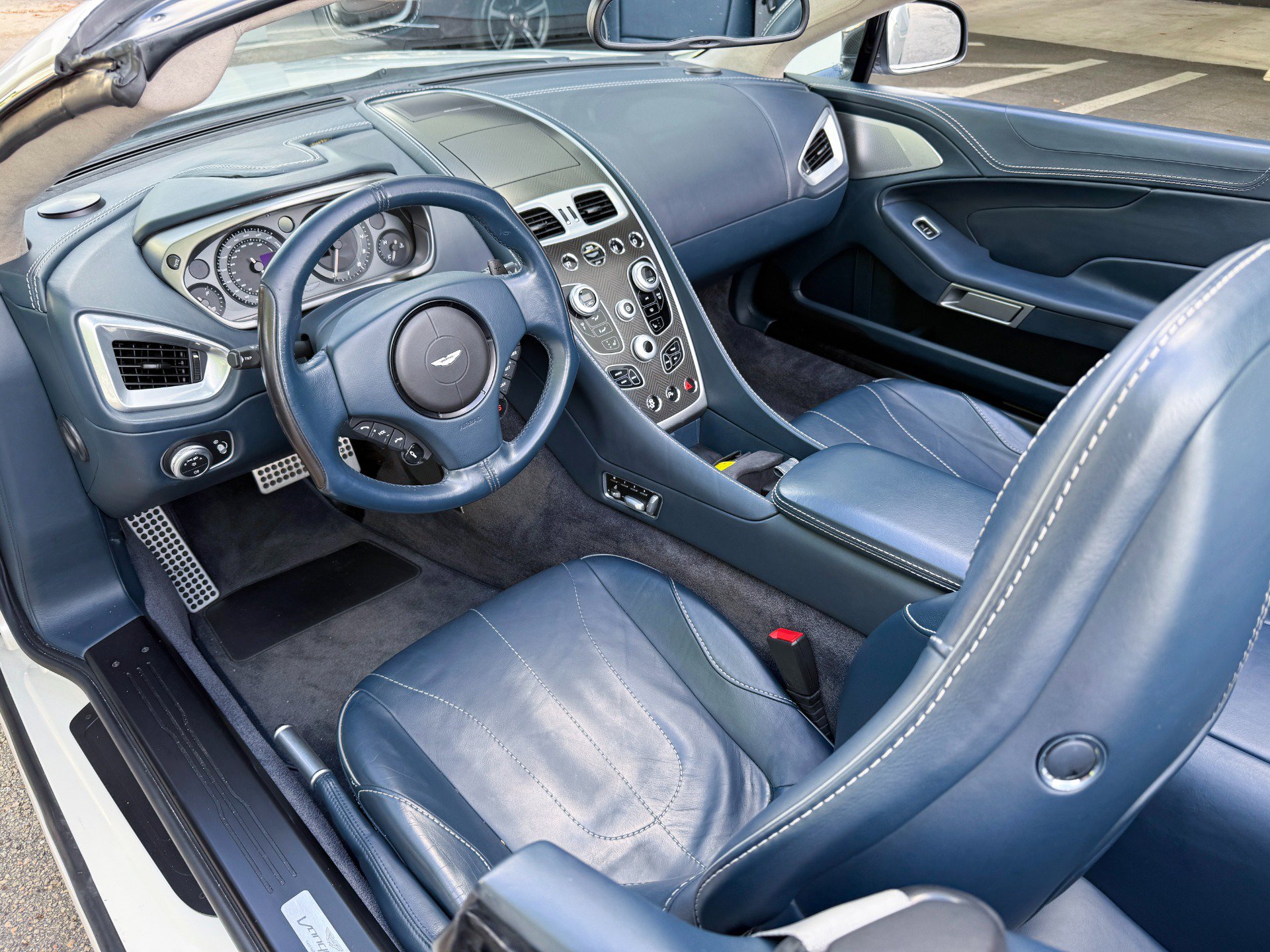 Used 2014 Aston Martin Vanquish Volante RWD image 24