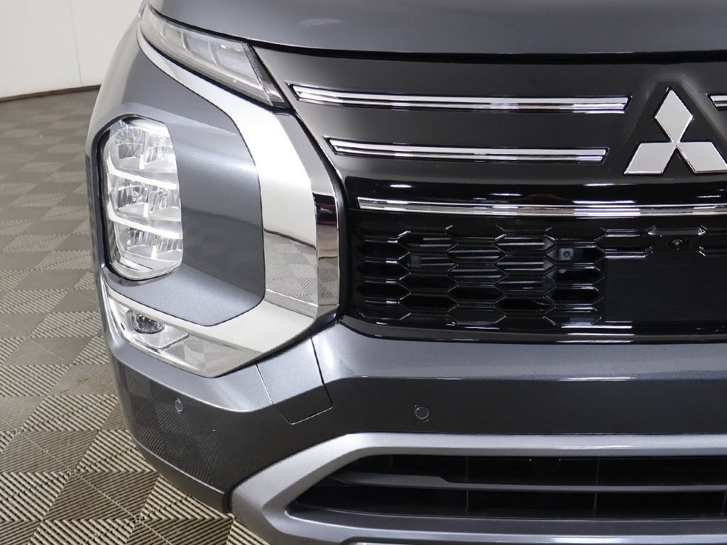 New 2026 Mitsubishi Outlander SE FWD image 15
