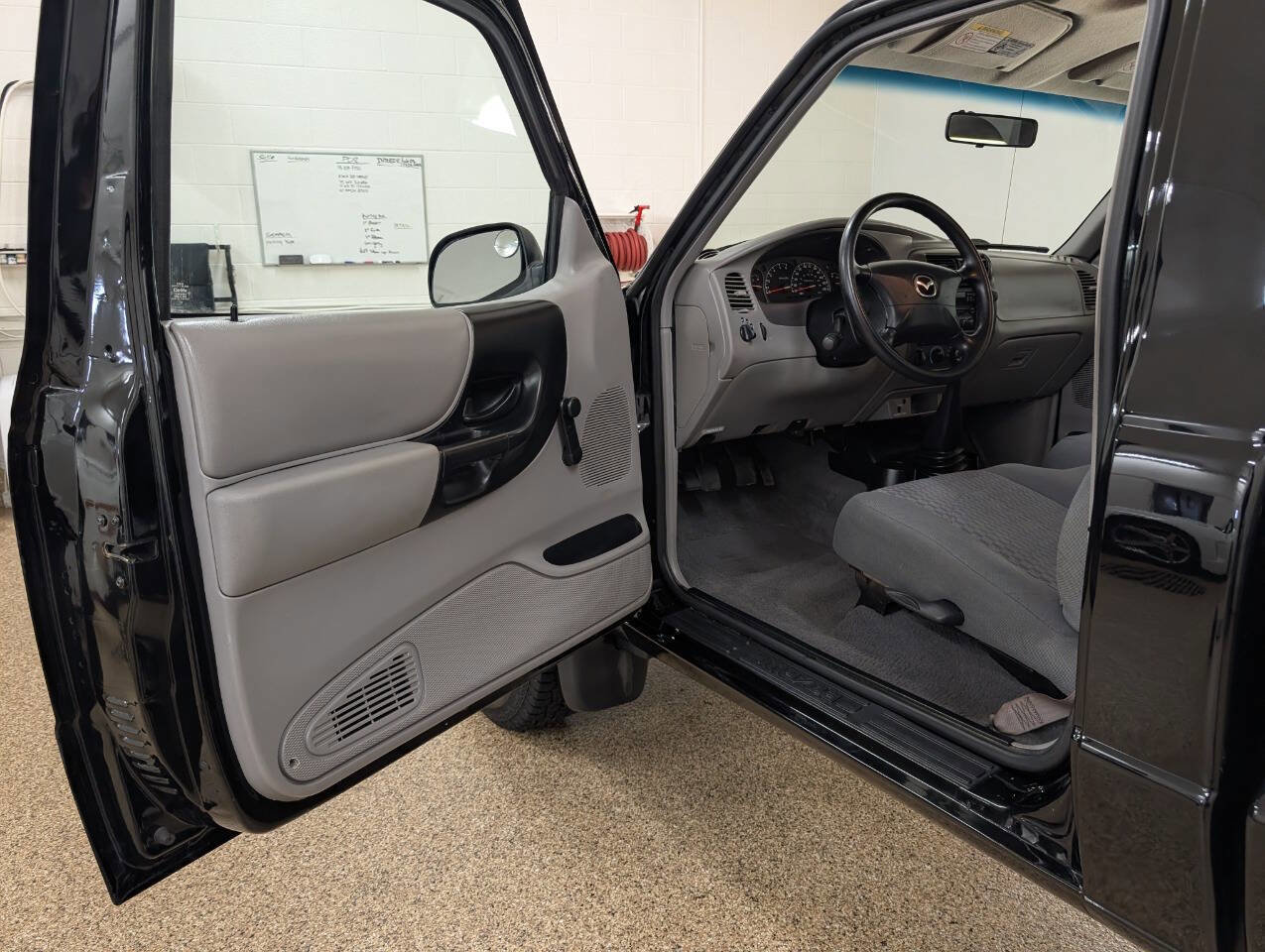 Used 2001 MAZDA B-Series Pickup 4x4 Regular Cab B3000 image 7