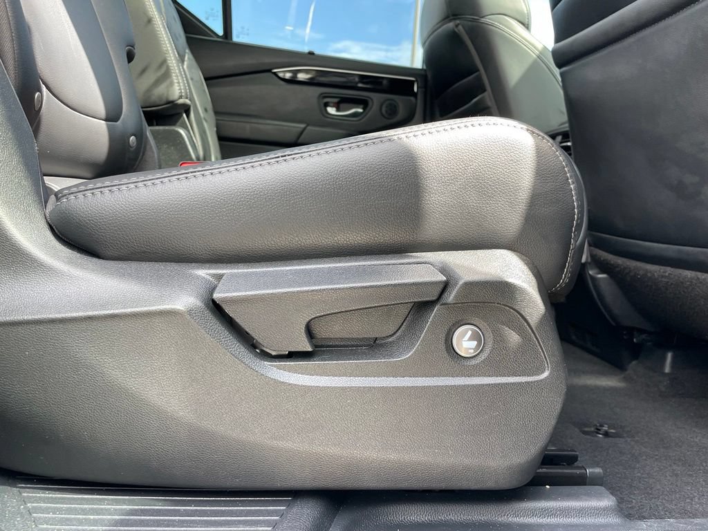 Certified 2025 Honda Pilot Touring image 35