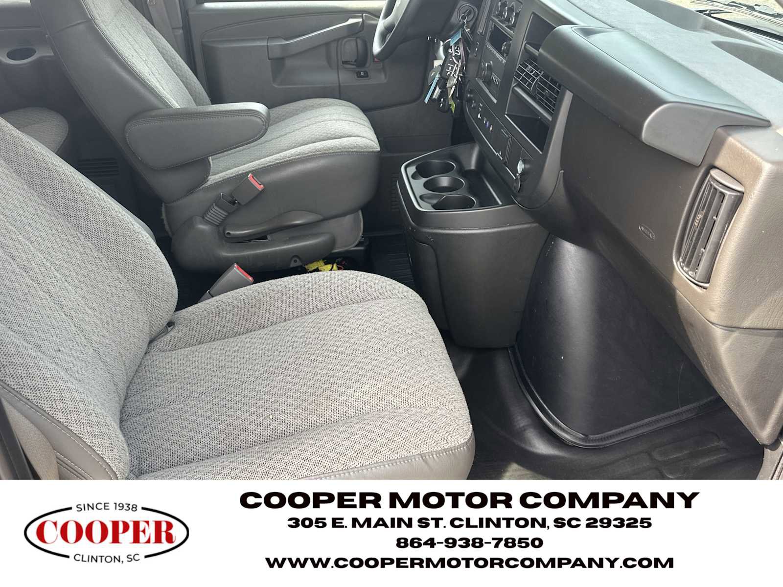 Used 2025 Chevrolet Express 3500 LS RWD image 13