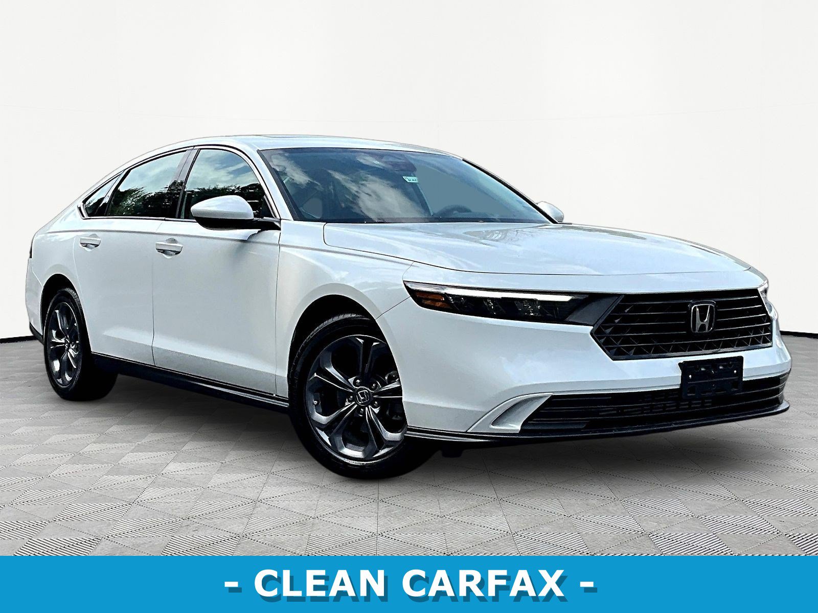 Certified 2024 Honda Accord EX image 3