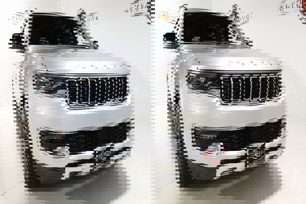 Used 2024 Jeep Wagoneer L Series II w/ Flexible Seating Group image 24