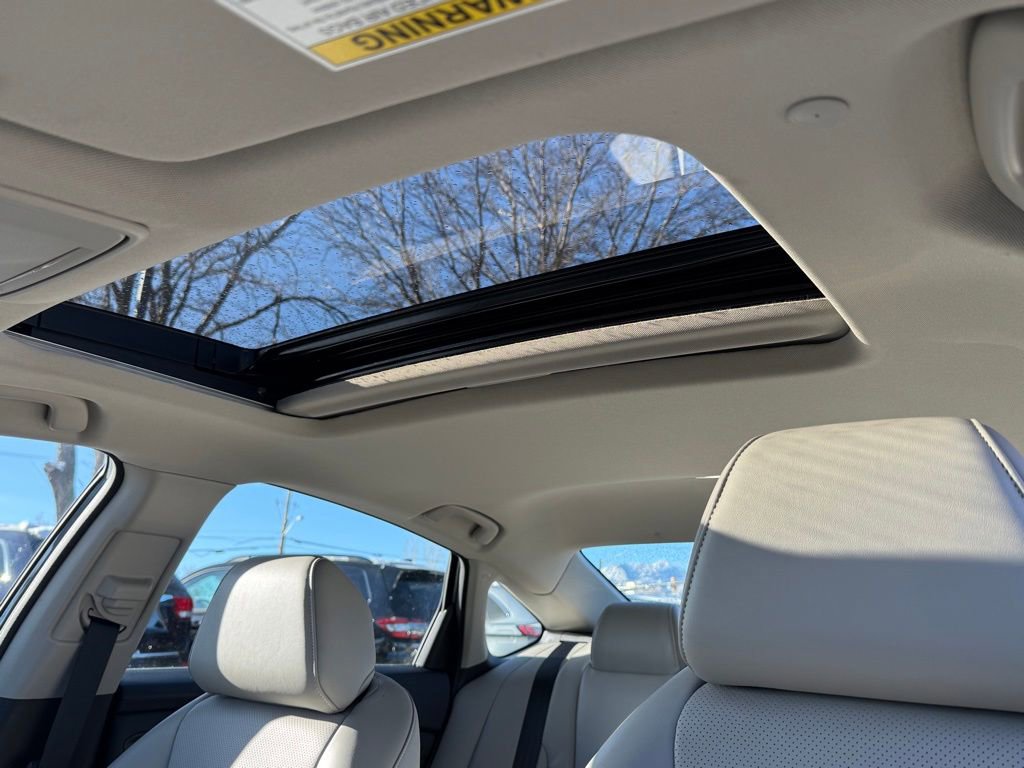 Certified 2025 Honda Accord Touring image 27