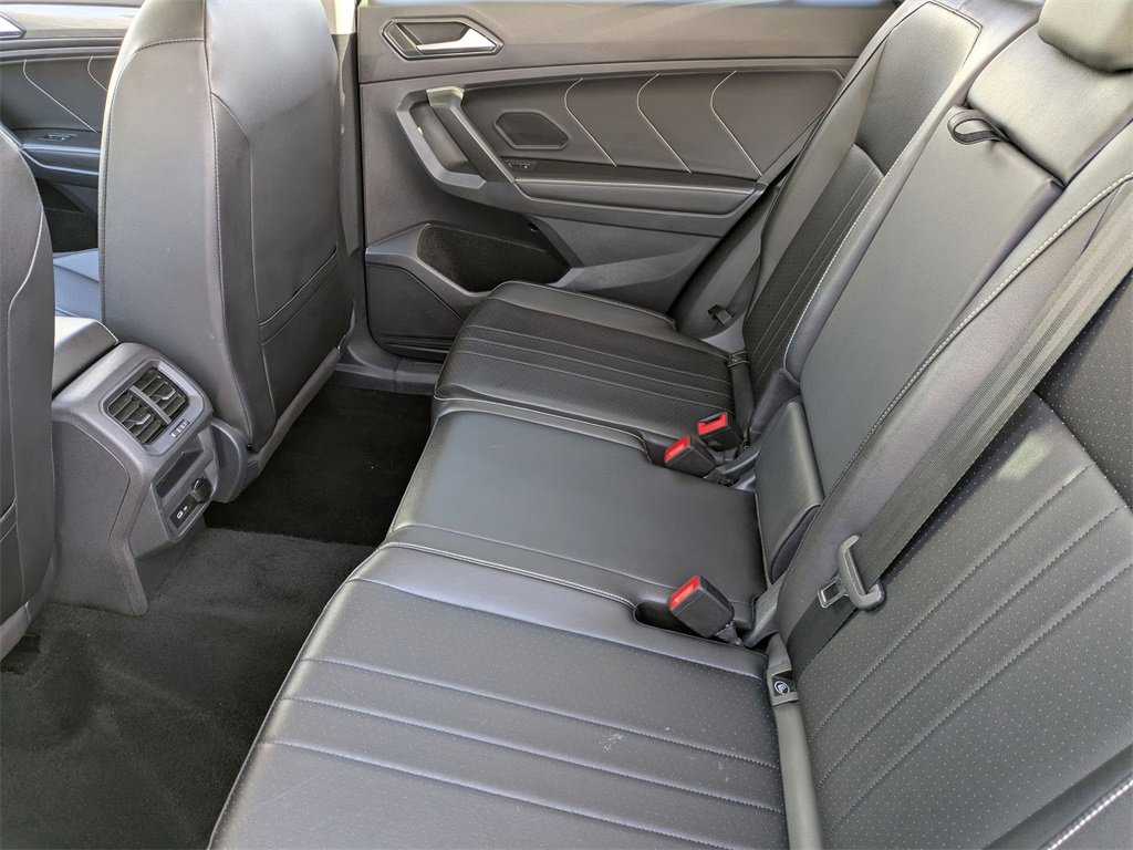 Used 2024 Volkswagen Tiguan SE image 29
