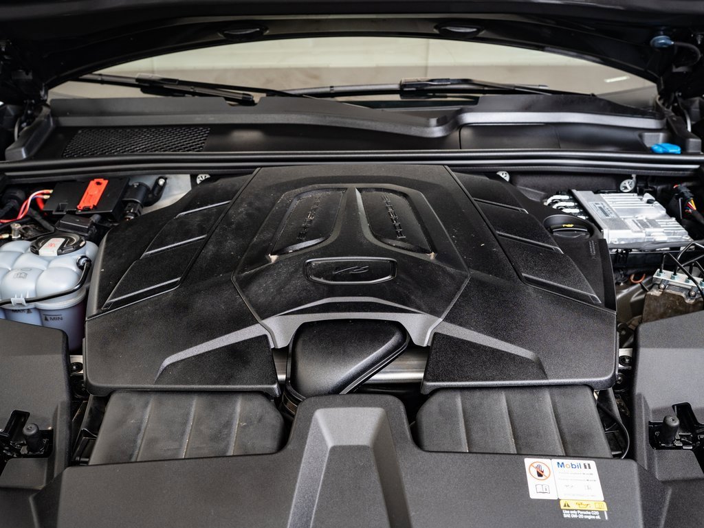 Used 2024 Porsche Cayenne image 34