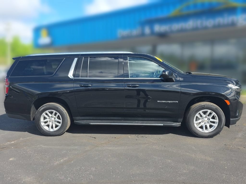 Used 2024 Chevrolet Suburban LT AWD/4WD image 8